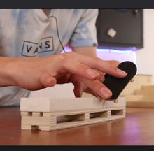 将图片加载到图库查看器,White Marble Ledge