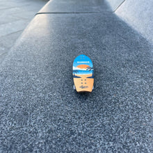 将图片加载到图库查看器,Mini Finger Land Surfboard Customizable